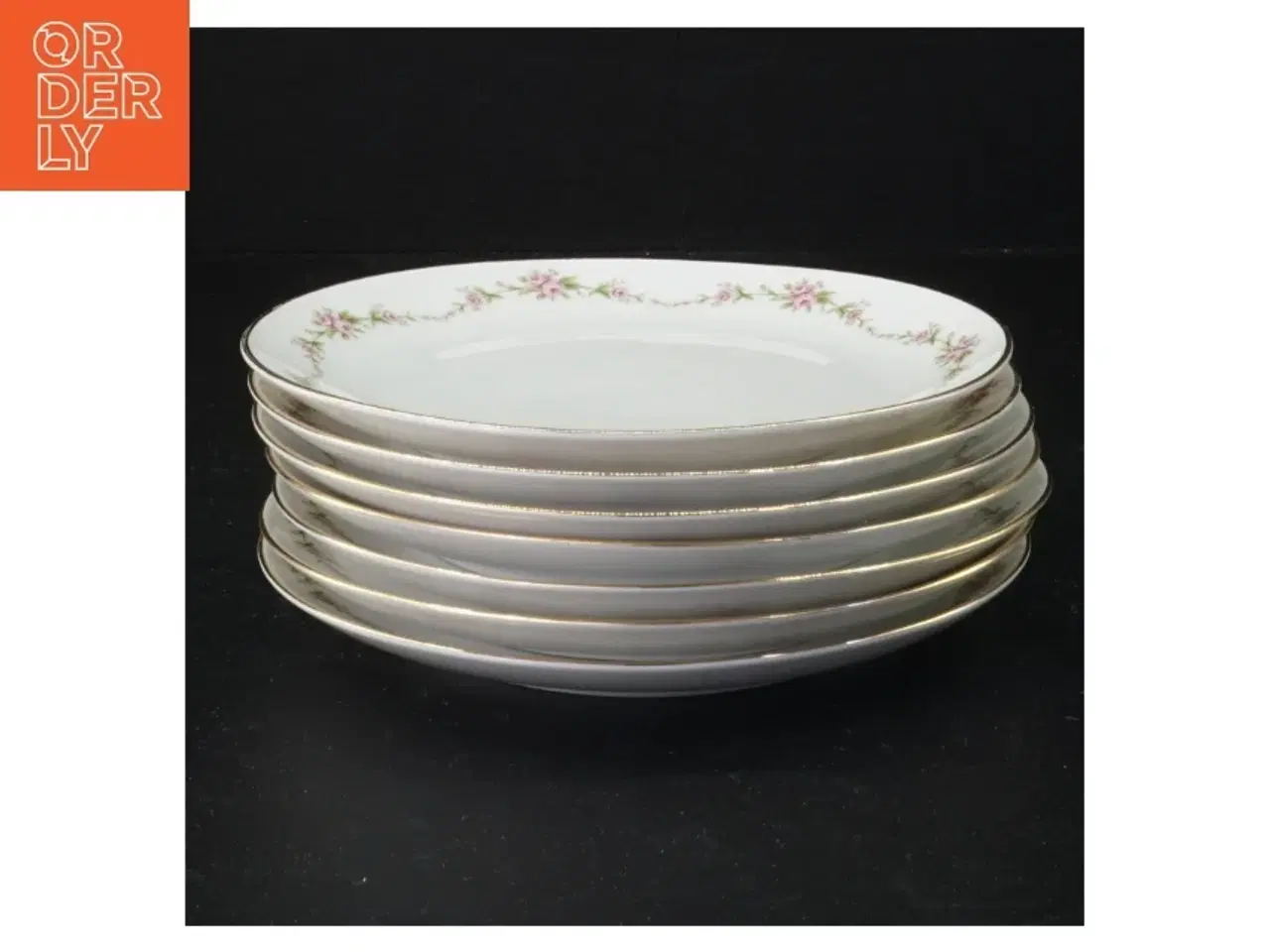 Billede 1 - Porcelænstallerkener med blomsterkant fra Benedikte (str. Diameter 17 og en halv cm)