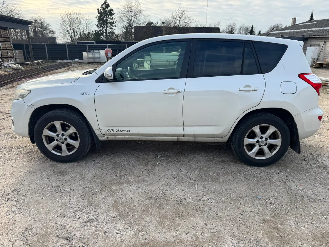 Billede 2 - Toyota RAV4 2,2 D-4D 150 HK 4x4 VAN – Trækstærk og