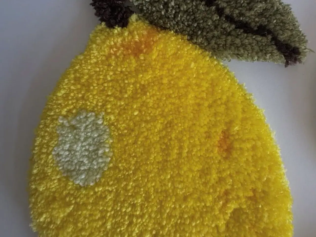 Billede 6 - Tuftet vægtæppe- citroner