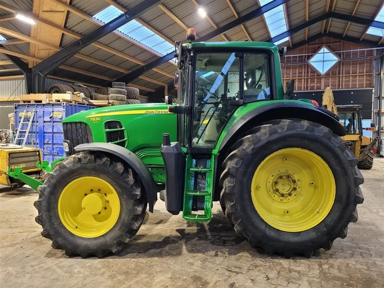 Billede 1 - John Deere 7530 Premium, Auto track ready og med frontlift på.