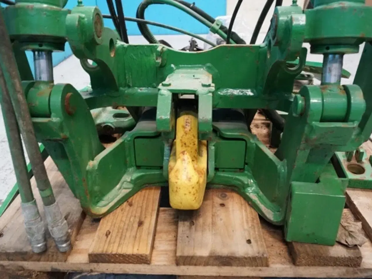 Billede 14 - John Deere 8235R Hitch