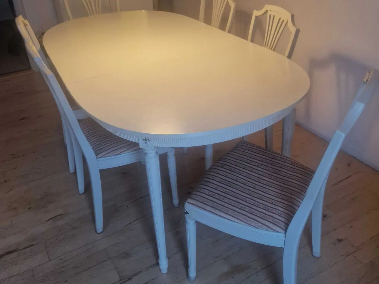 Billede 5 - Gustaviansk spisebordssæt 