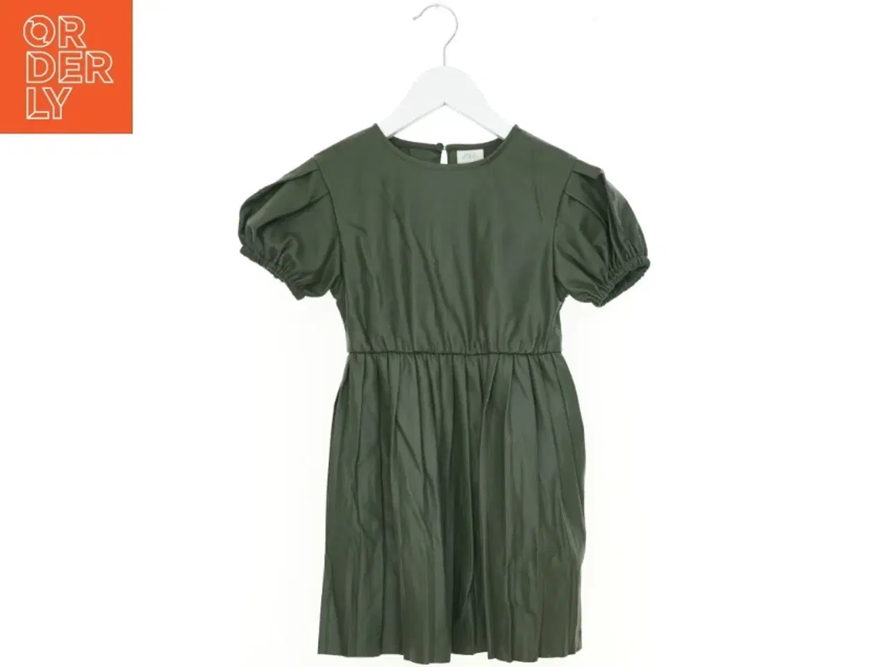 Billede 1 - Grøn "læder" Kjole fra Zara (str. 116 cm)