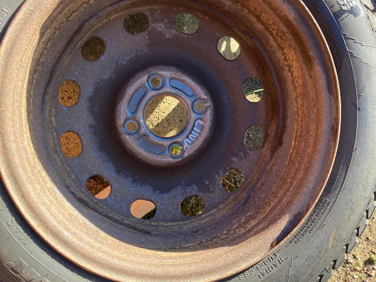 Billede 3 - 15 tommer stålfælge med vinterdæk til Mondeo