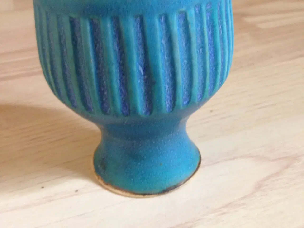 Billede 1 - Fin lille blå vase