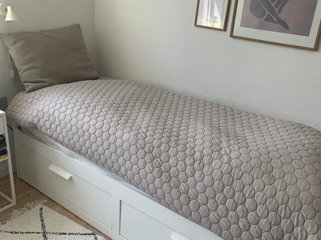 Billede 2 - IKEA brimnes seng med 2 madrasser