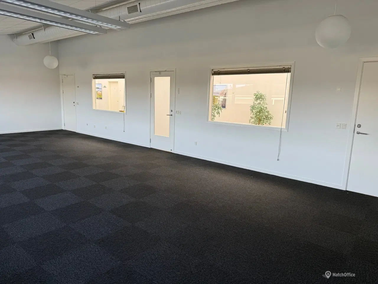 Billede 7 - Lyst og lækkert kontor