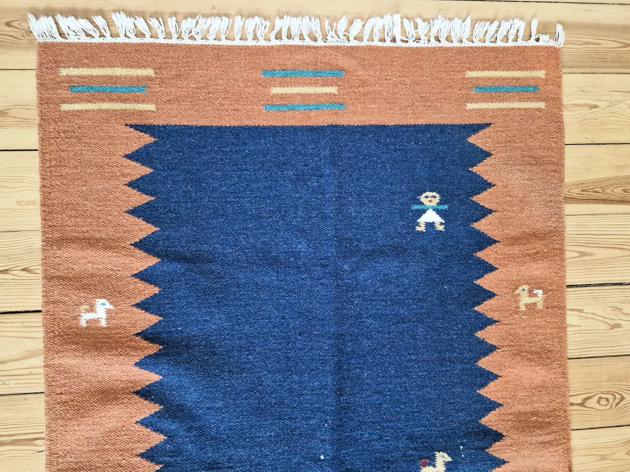 Billede 5 - Orange og blå kelim tæppe.