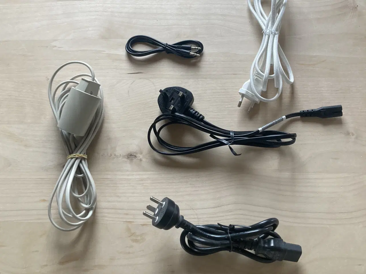 Billede 15 - Oprydningssalg. Elektronik- og el-artikler.