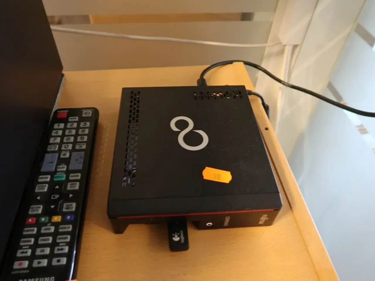 Billede 3 - Fjernsyn SAMSUNG UE46D5005 med fjernbetjening samt computer