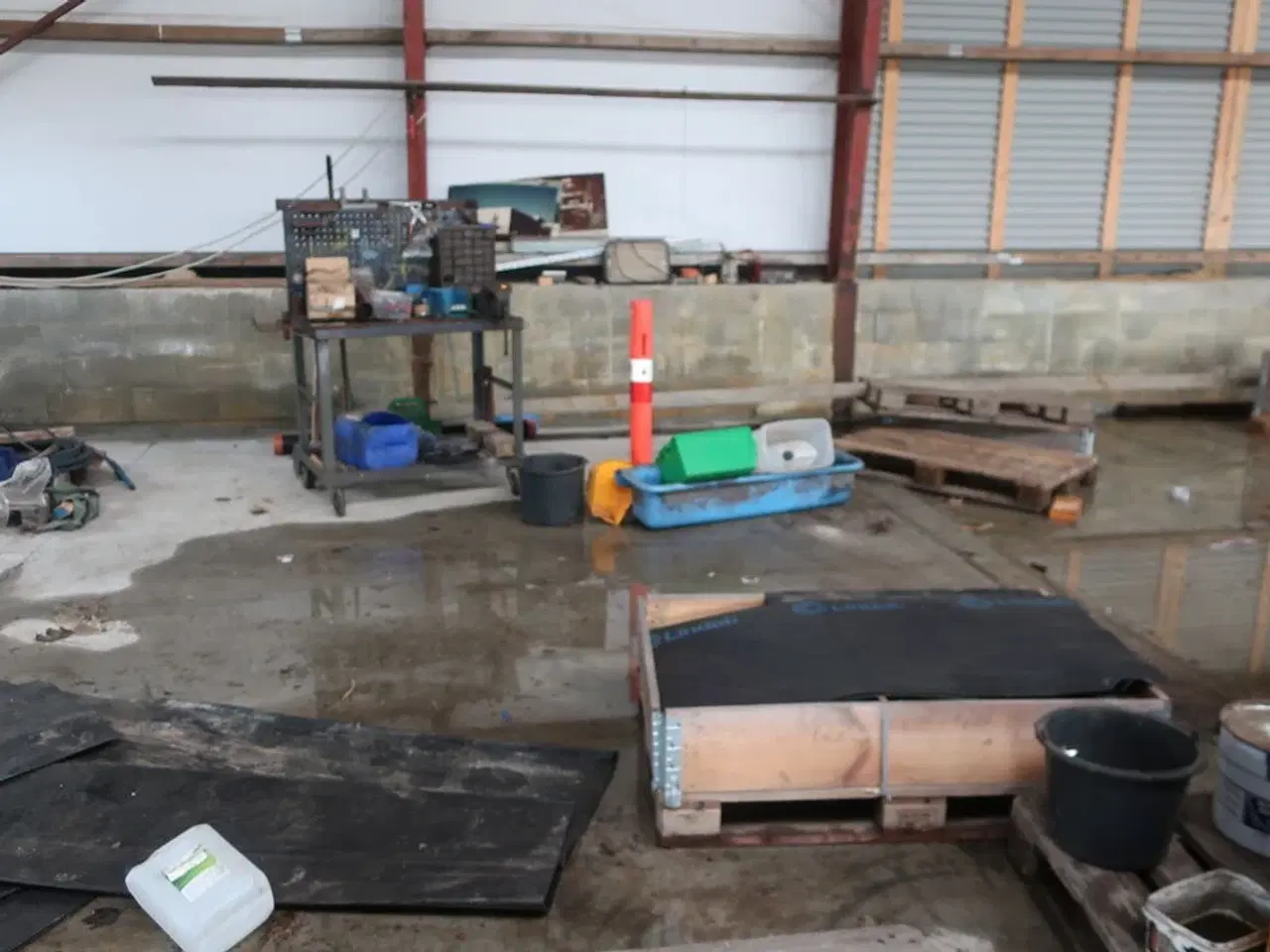 Billede 19 - Div. Dunke, haveredskaber, løftestroppe, arbejdsborde, værktøj m.m.