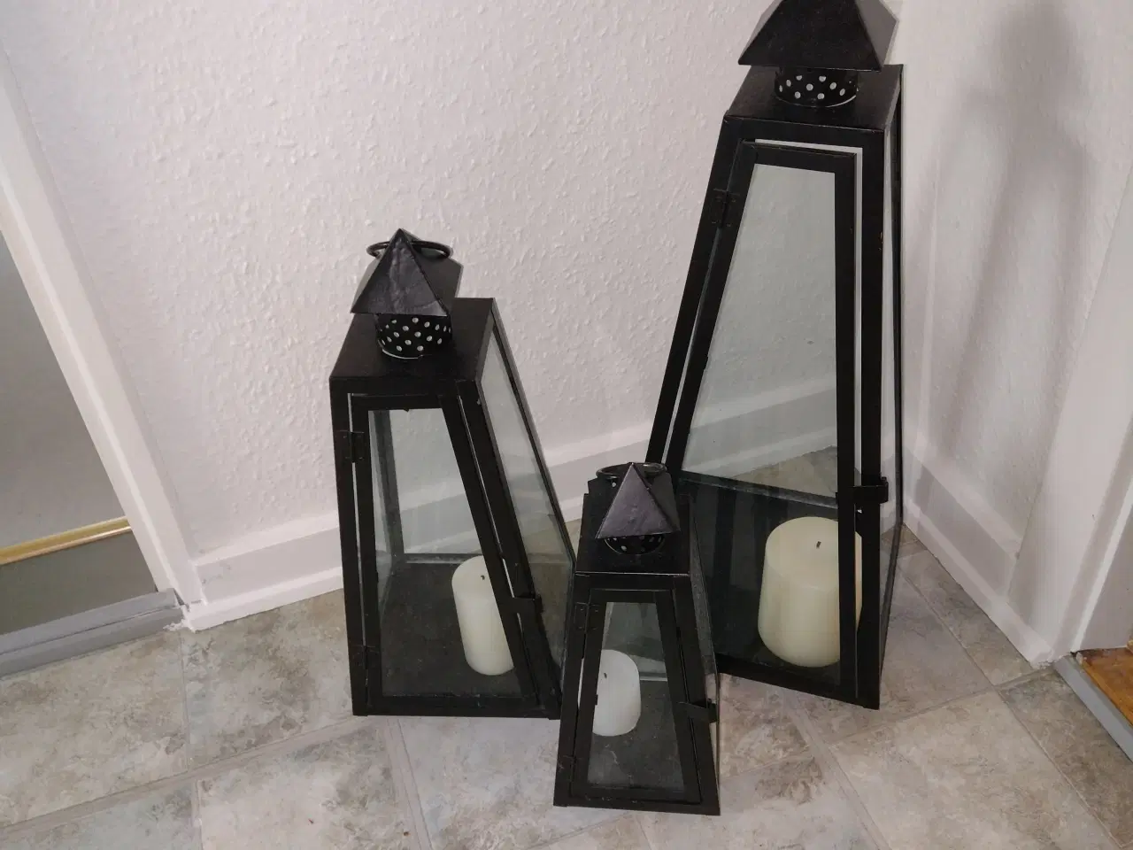 Billede 1 - Flot velholdt lanternesæt.