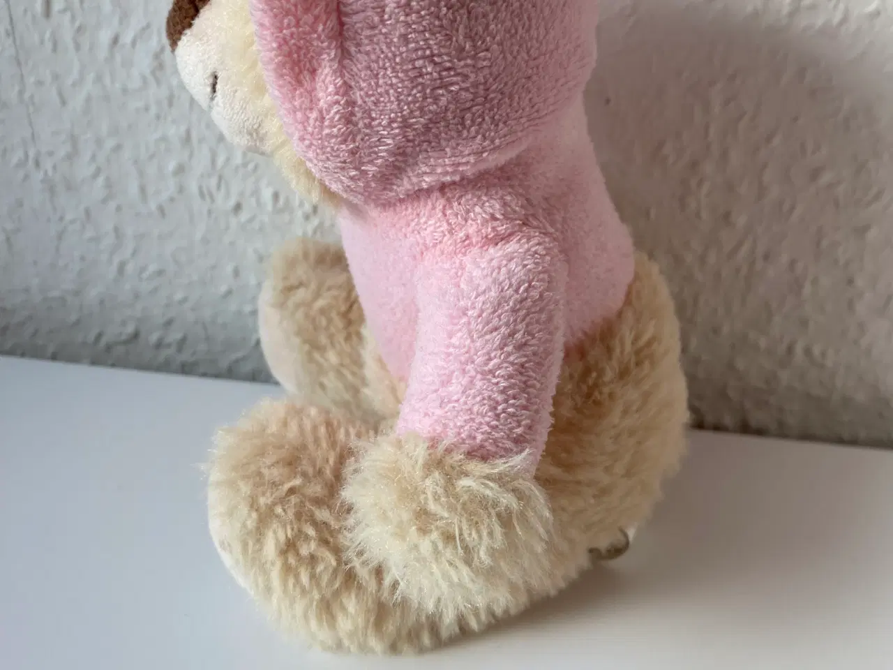 Billede 2 - Bamse med lyserød bluse 