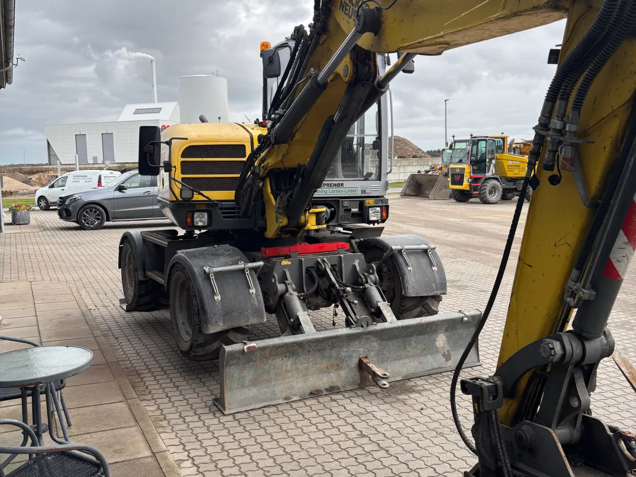 Billede 1 - Gummihjulsgravemaskine