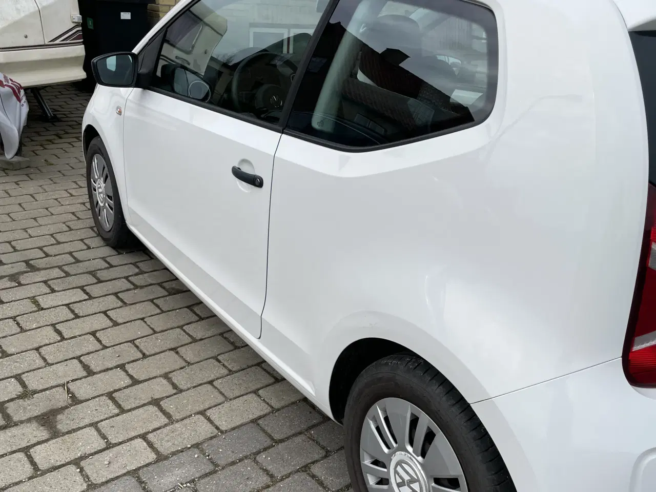 Billede 4 - Vw up 1.0 3 dørs sælges. 