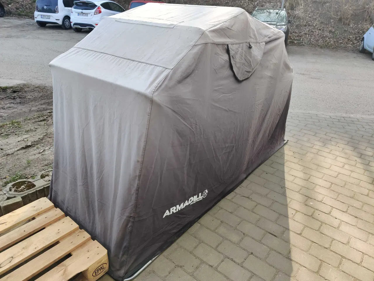 Billede 2 - Armadillo MC garage