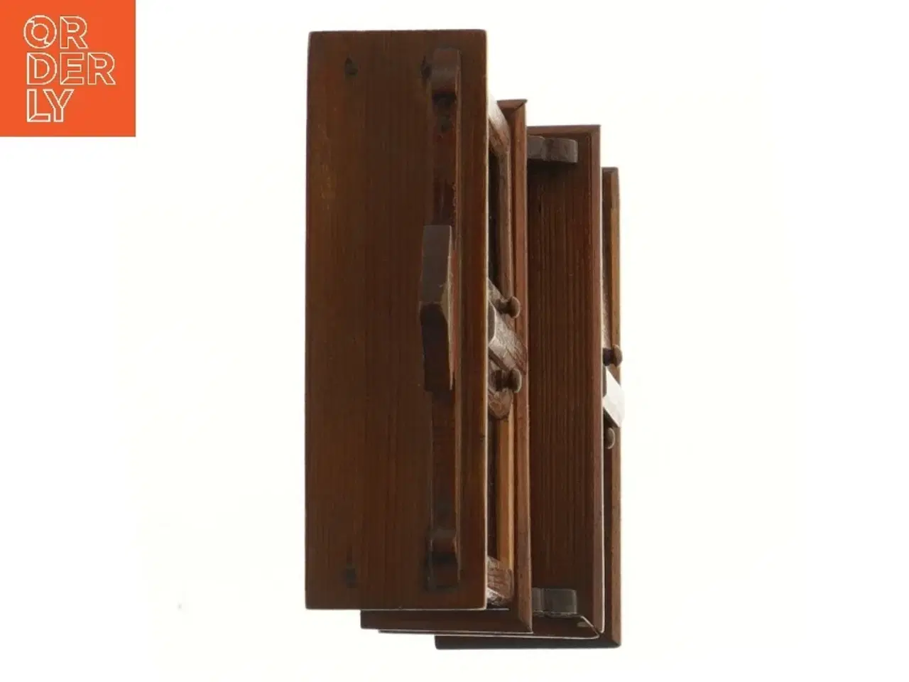 Billede 2 - Miniature træskab med glaslåger (str. 25x6x15 cm)