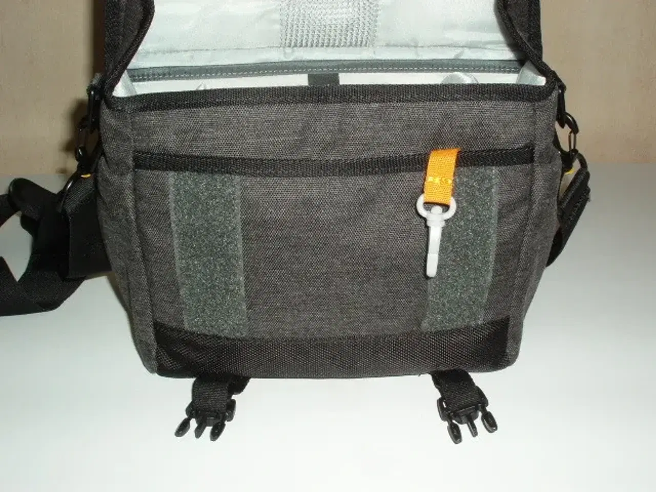 Billede 4 -  Kamerataske Lowepro m-Trekker SH150