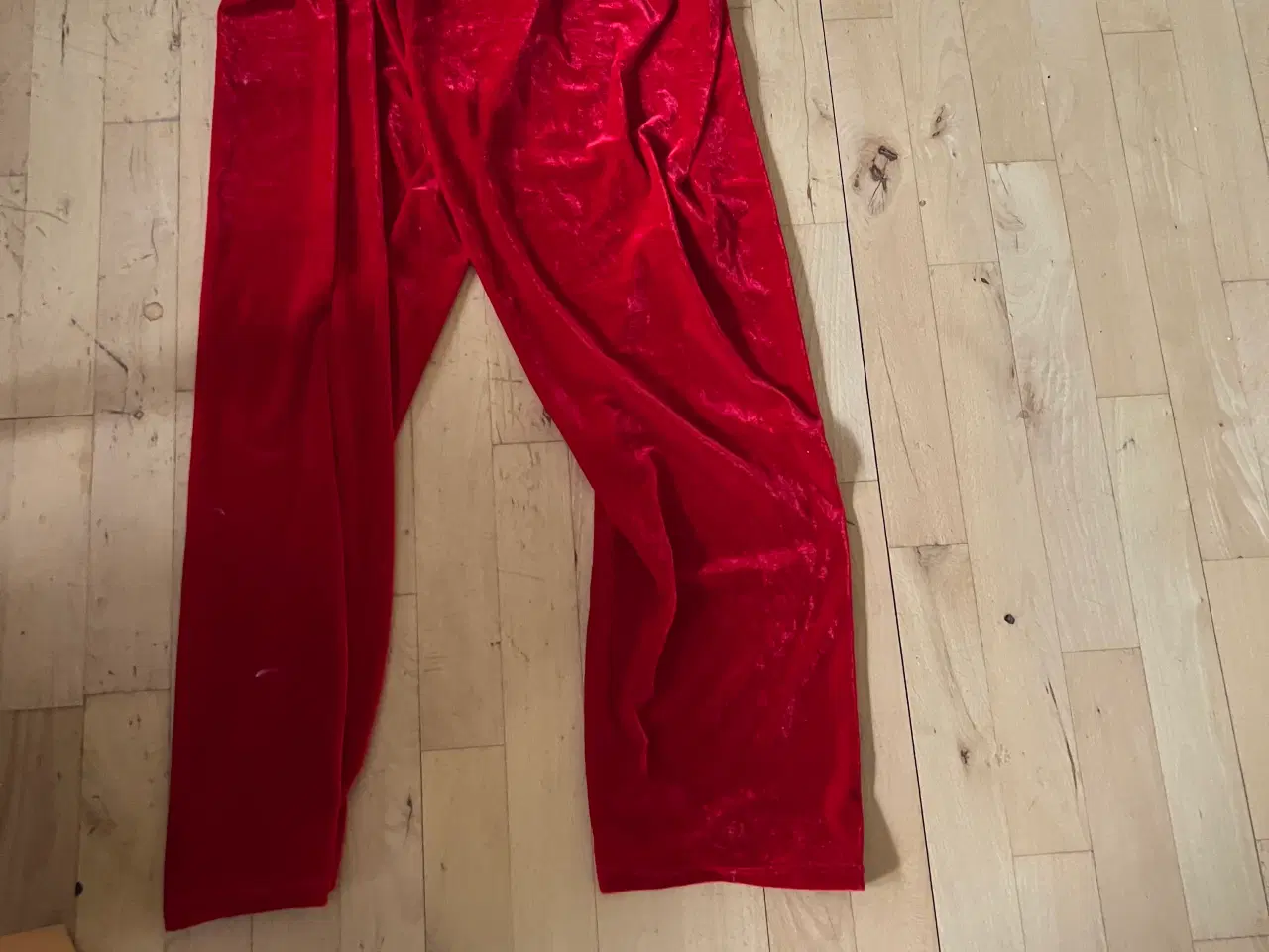 Billede 4 - Julemands kostume  med hår og skæg