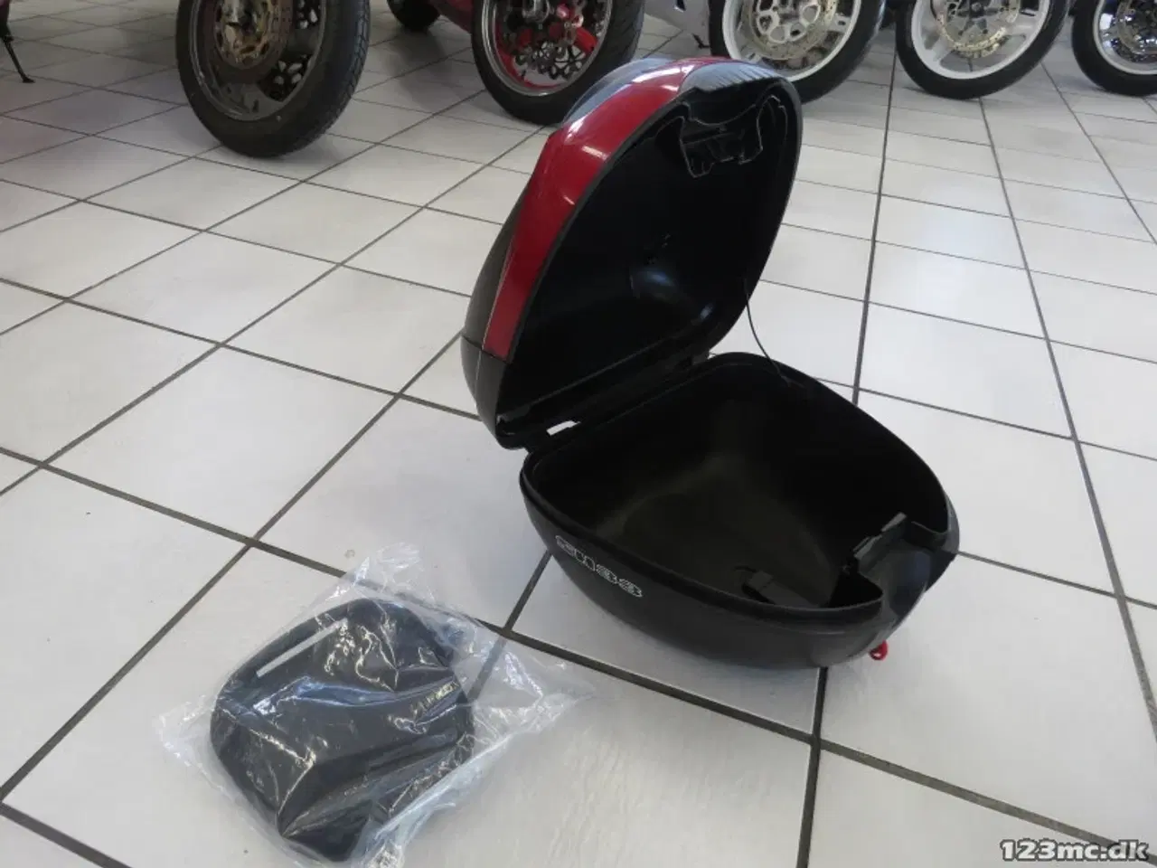 Billede 2 - Shad topboks 33 L