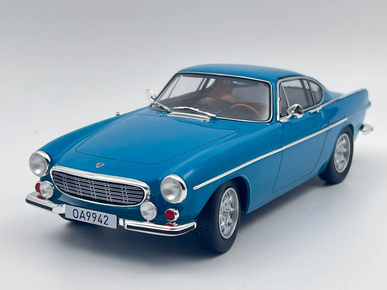 Billede 1 - 1967 Volvo P1800 S 1:18  Super flot og detaljeret 