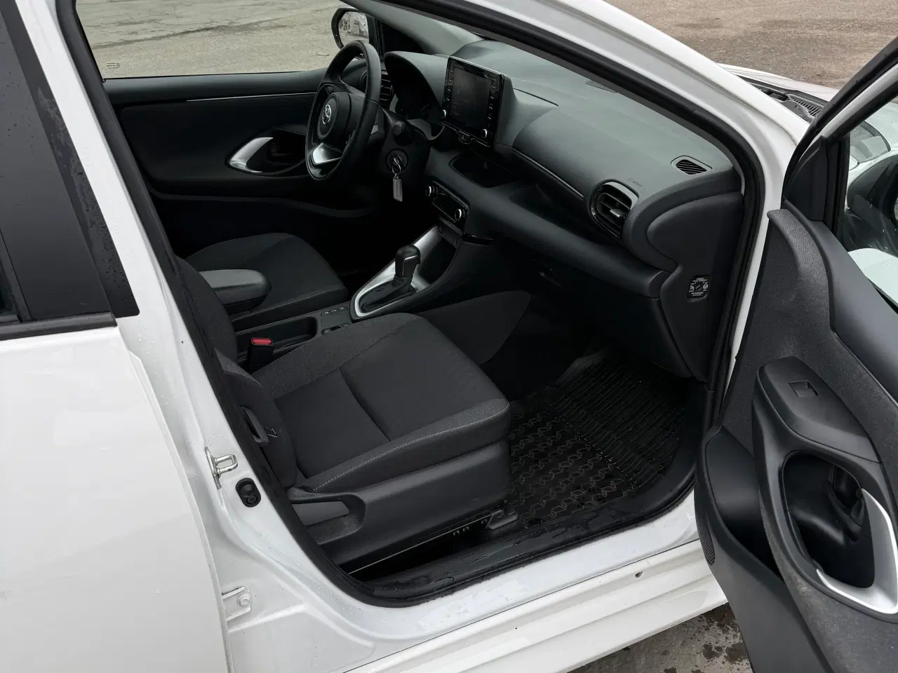 Billede 19 - Toyota Yaris hybrid e-active 1.5  26 tkm