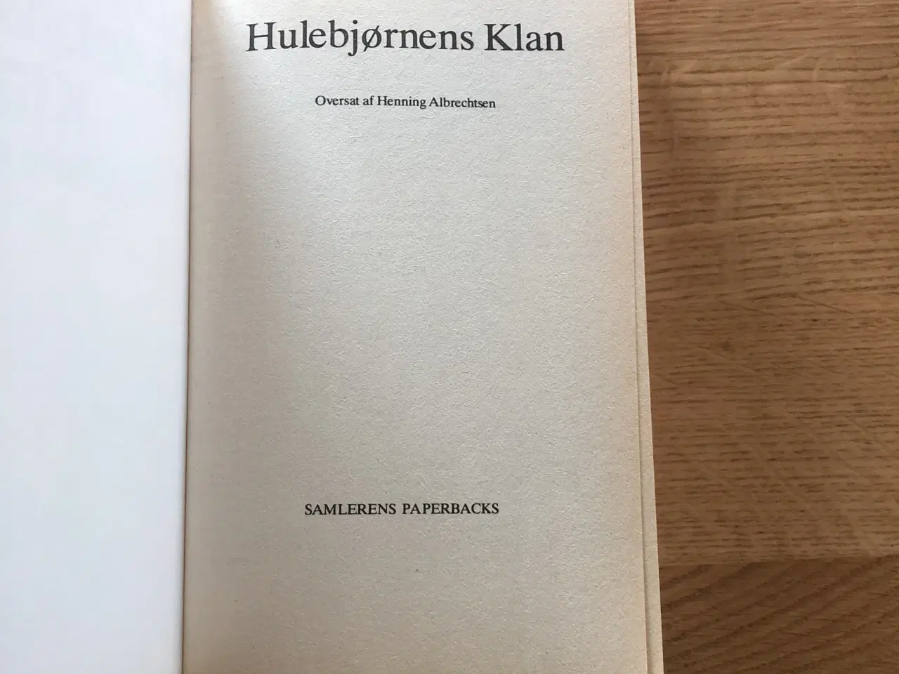 Billede 2 - Jean M. Auel: Hulebjørnens Klan