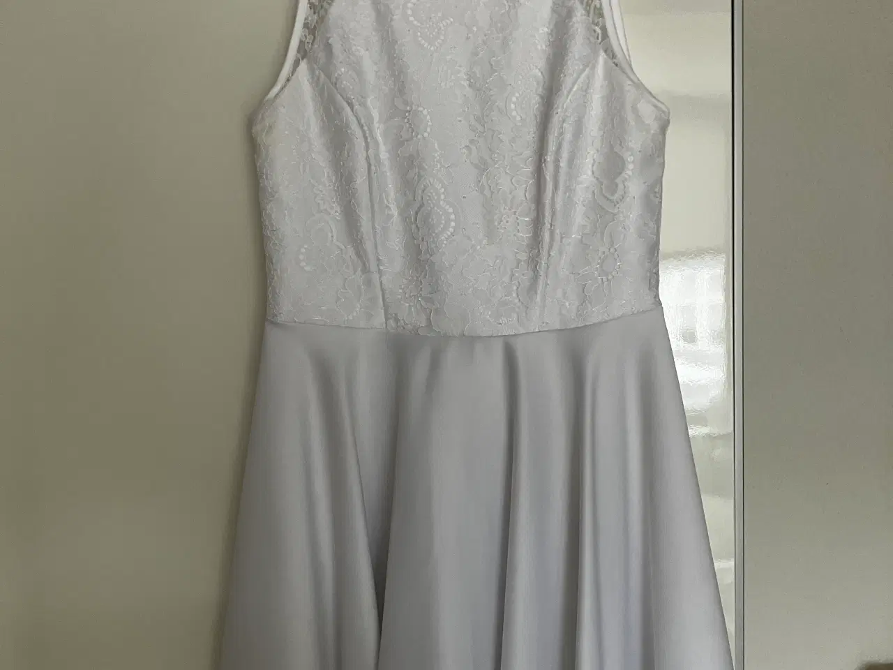 Billede 1 - Konfirmationskjole