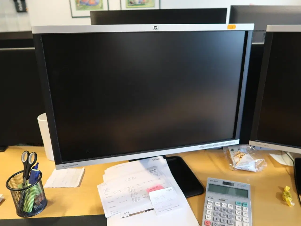 Billede 4 - 2 stk. computerskærme HP Compaq LA2405x med tastatur