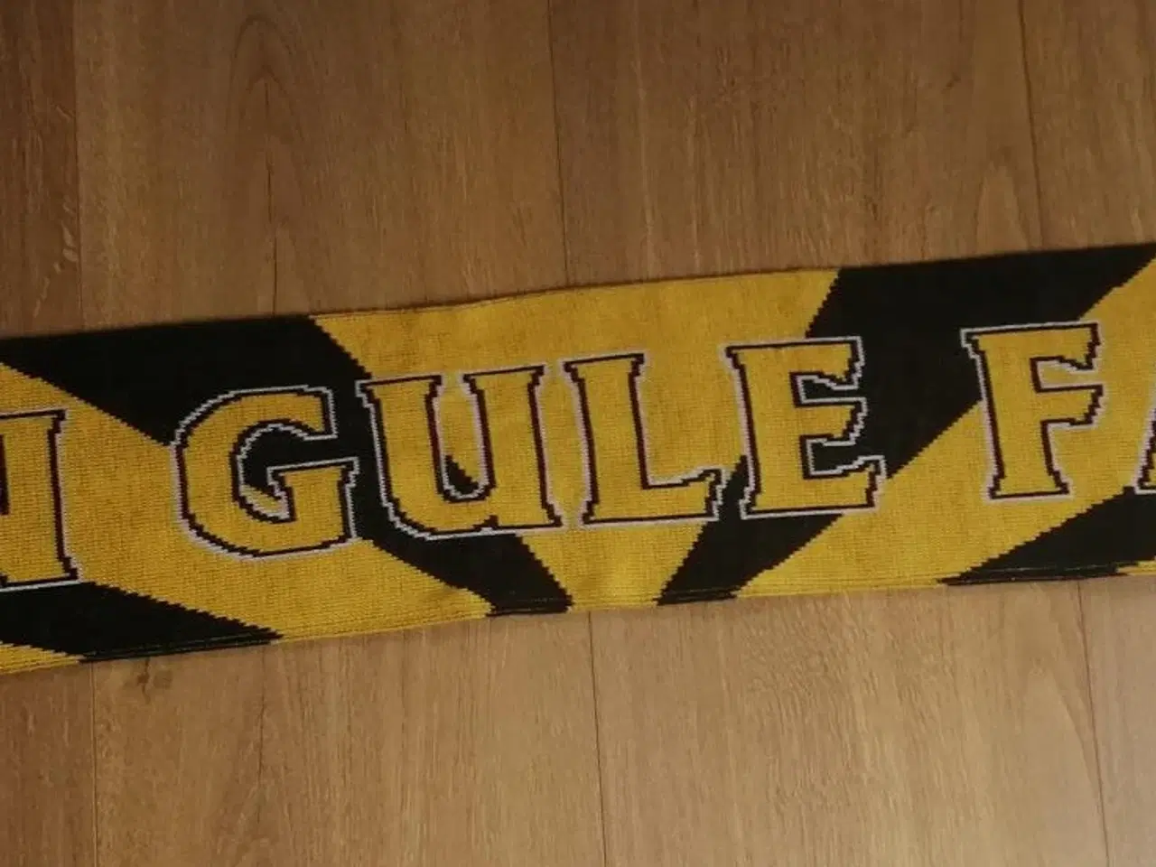 Billede 1 - AC HORSENS "DEN GULE FARE"FAN HALSTØRKLÆDE