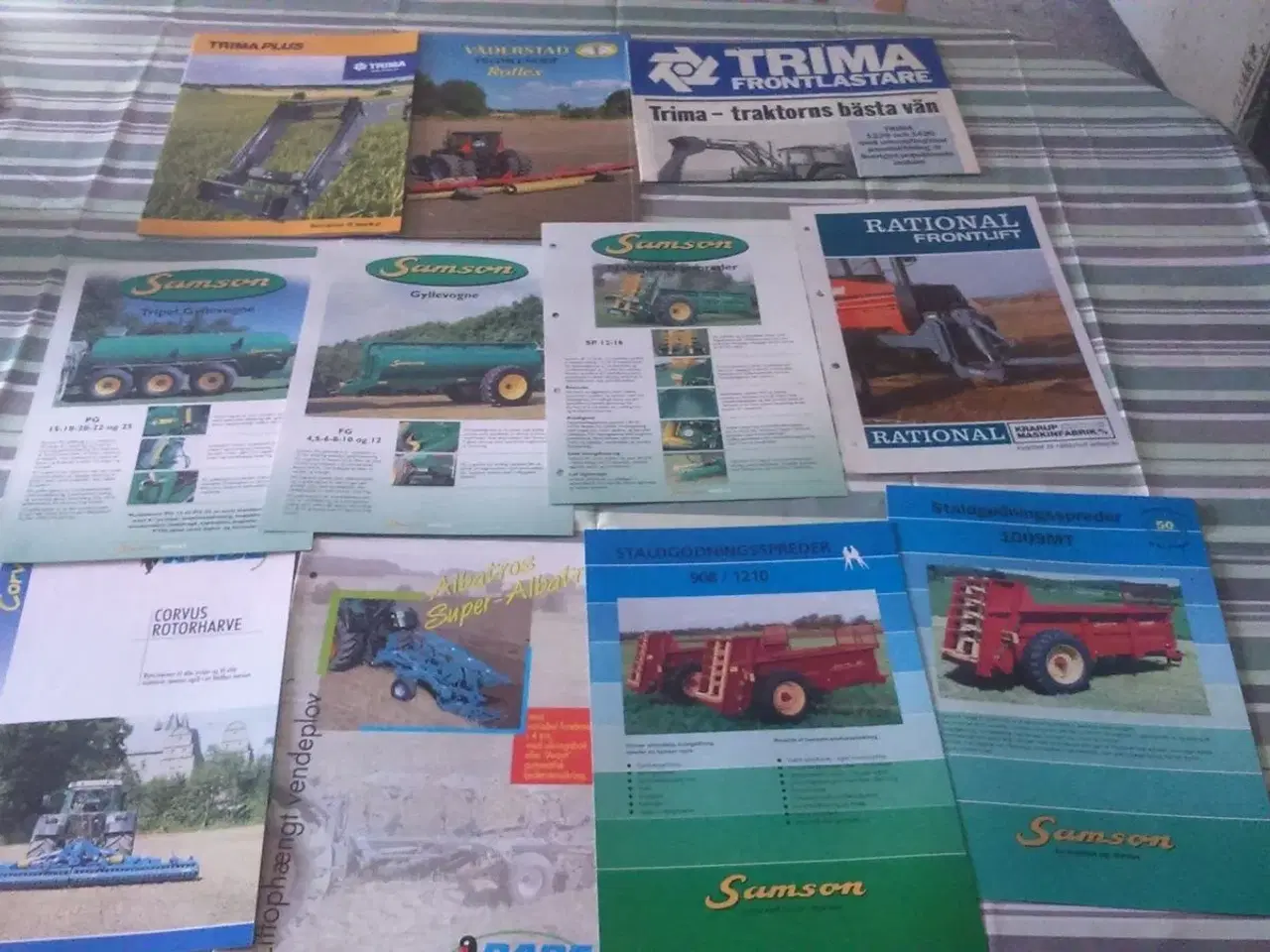 Billede 5 - Traktor og maskin brochurer sælges/byttes