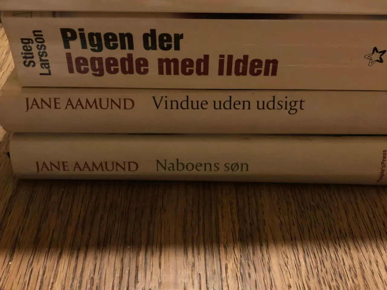 Billede 1 - Jane Aamund og Stieg Larsson bøger