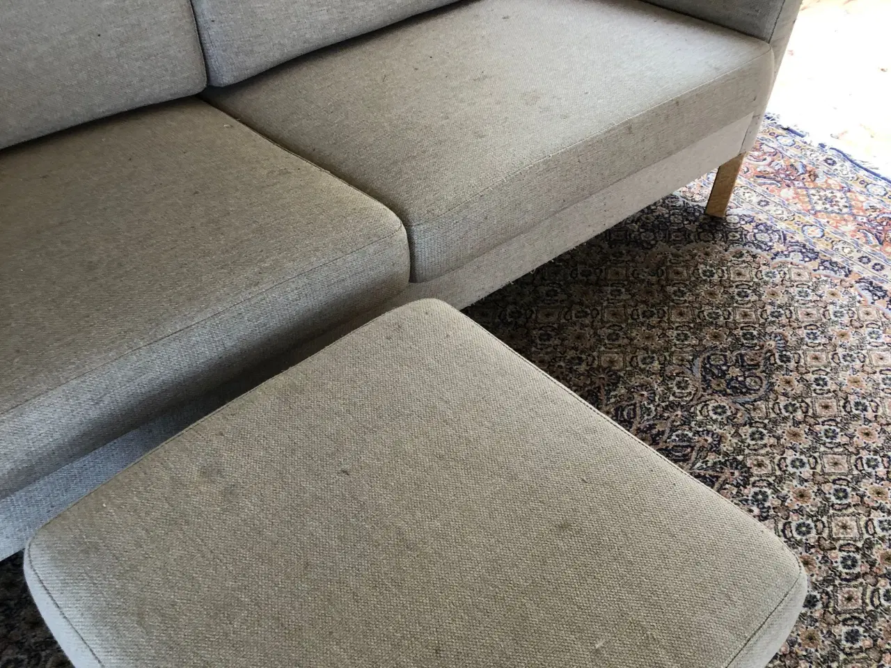 Billede 3 - Sofa med fodskammel i klassisk dansk design