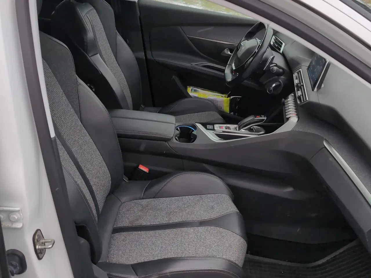 Billede 14 - Peugeot 5008 1,5 BlueHDi 130 Allure EAT8 7prs