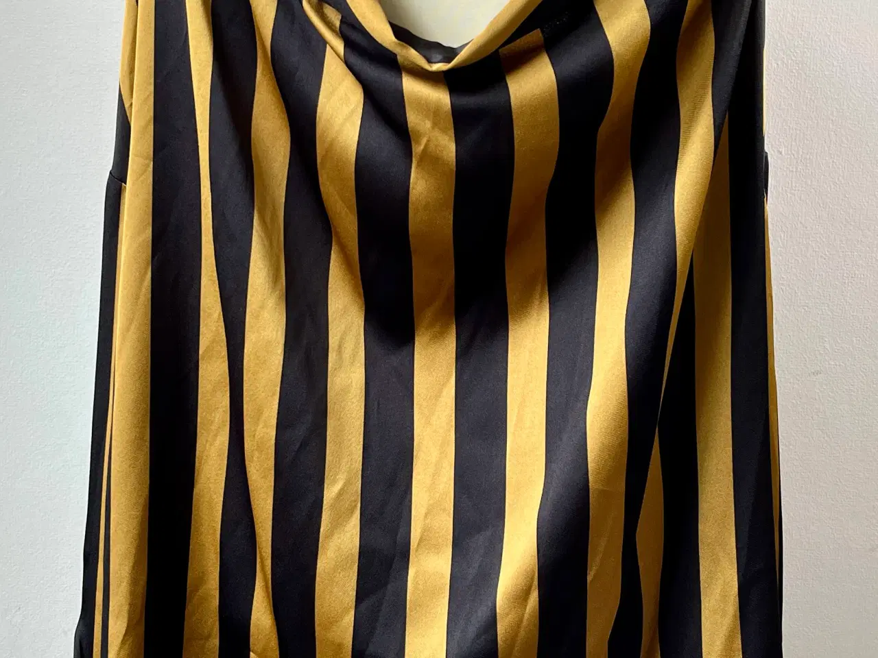 Billede 5 - By Malene Birger, skjorte, str. 40