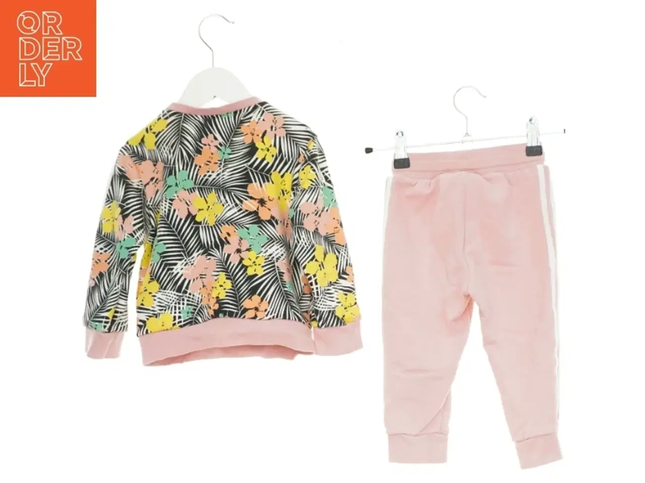 Billede 2 - Sæt fra Adidas (str. 92 cm)