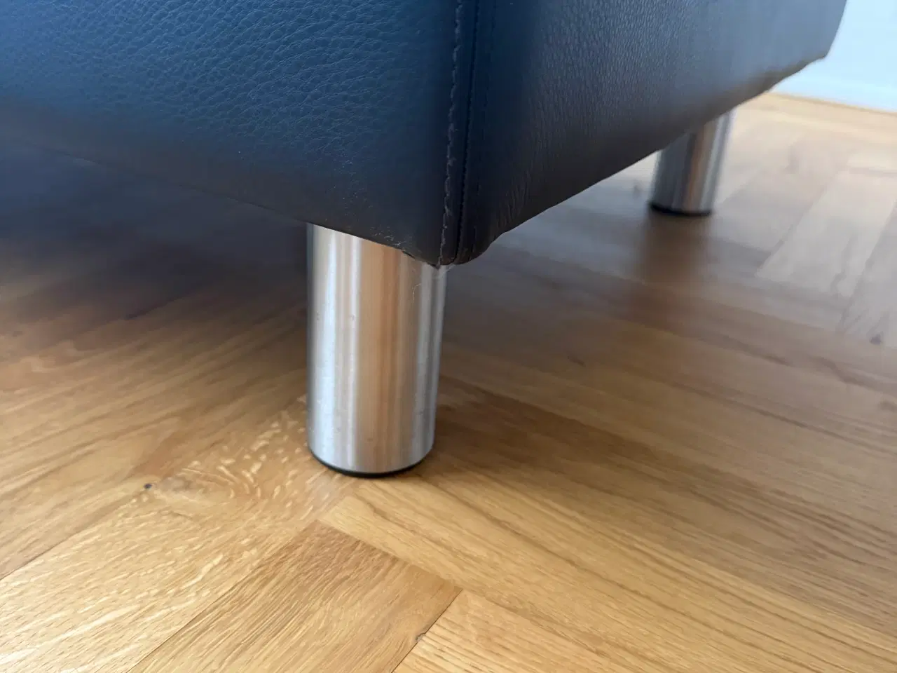 Billede 12 - Mogens Hansen sofa med chaiselong i sort læder