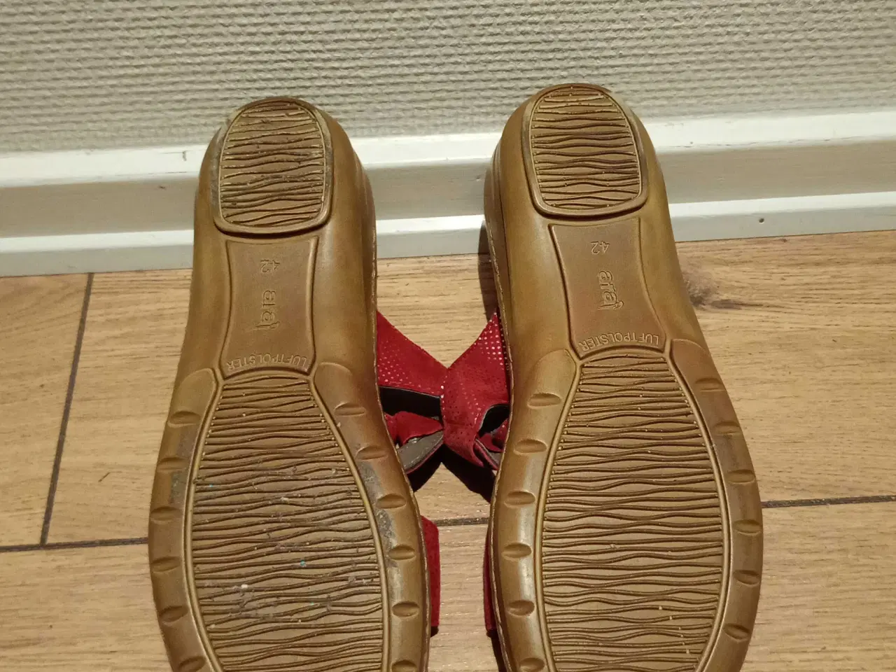 Billede 3 - Fine damesandaler med Velcro, ARA, str. 42.