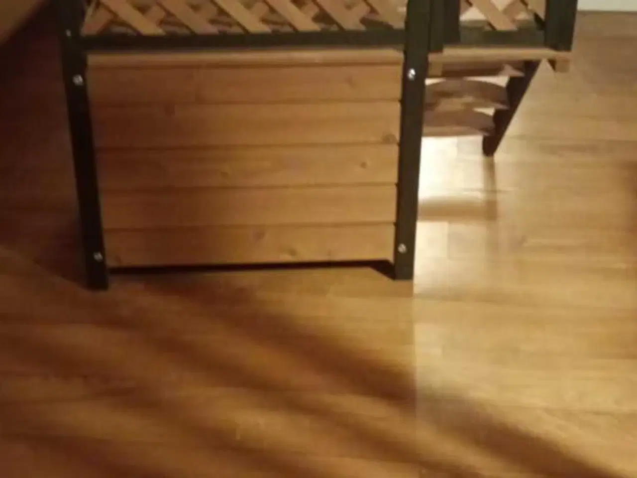 Billede 3 - Kattehus i træ sælges