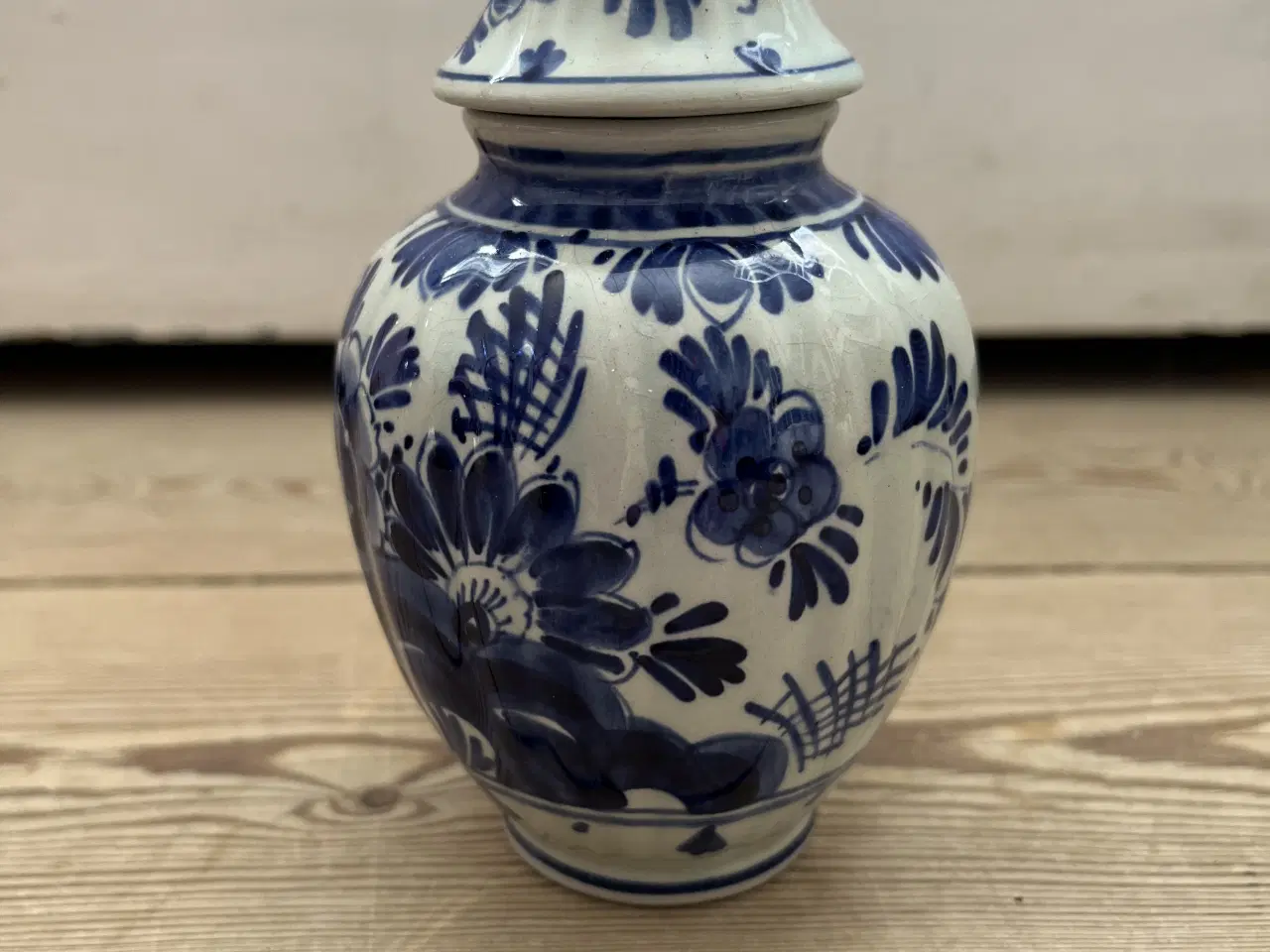 Billede 3 - Delft krukke med låg