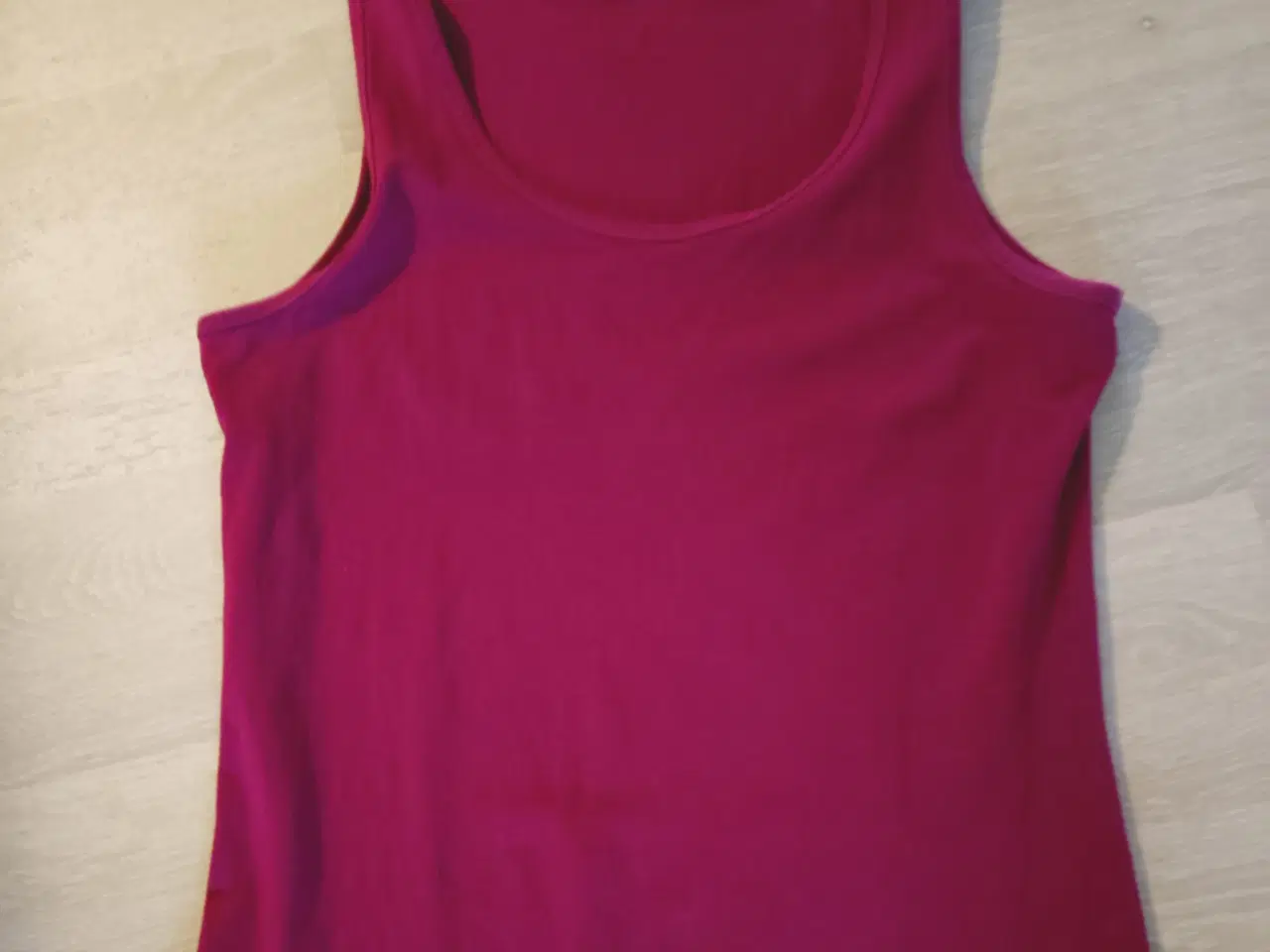 Billede 3 - Blonde bluse m/ top str xl CHA CHA