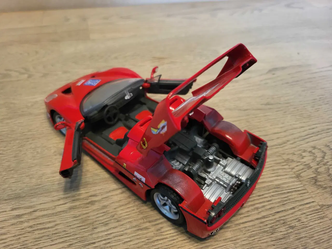 Billede 5 - Modelbil: FERRARI F50 1995.  Skala 1/24.