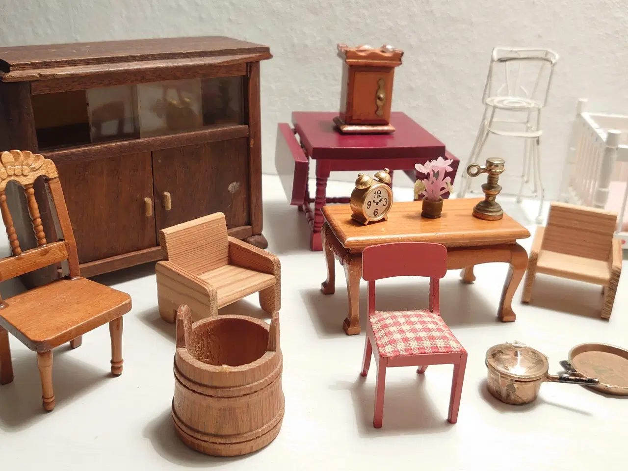 Billede 2 - 31 dele vintage dukkehusmøbler mm. 
