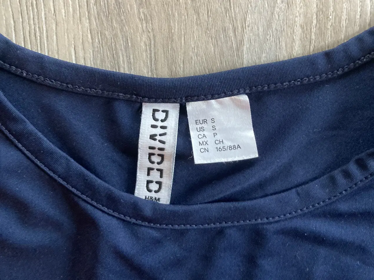 Billede 3 - Blå T-shirt i str. S