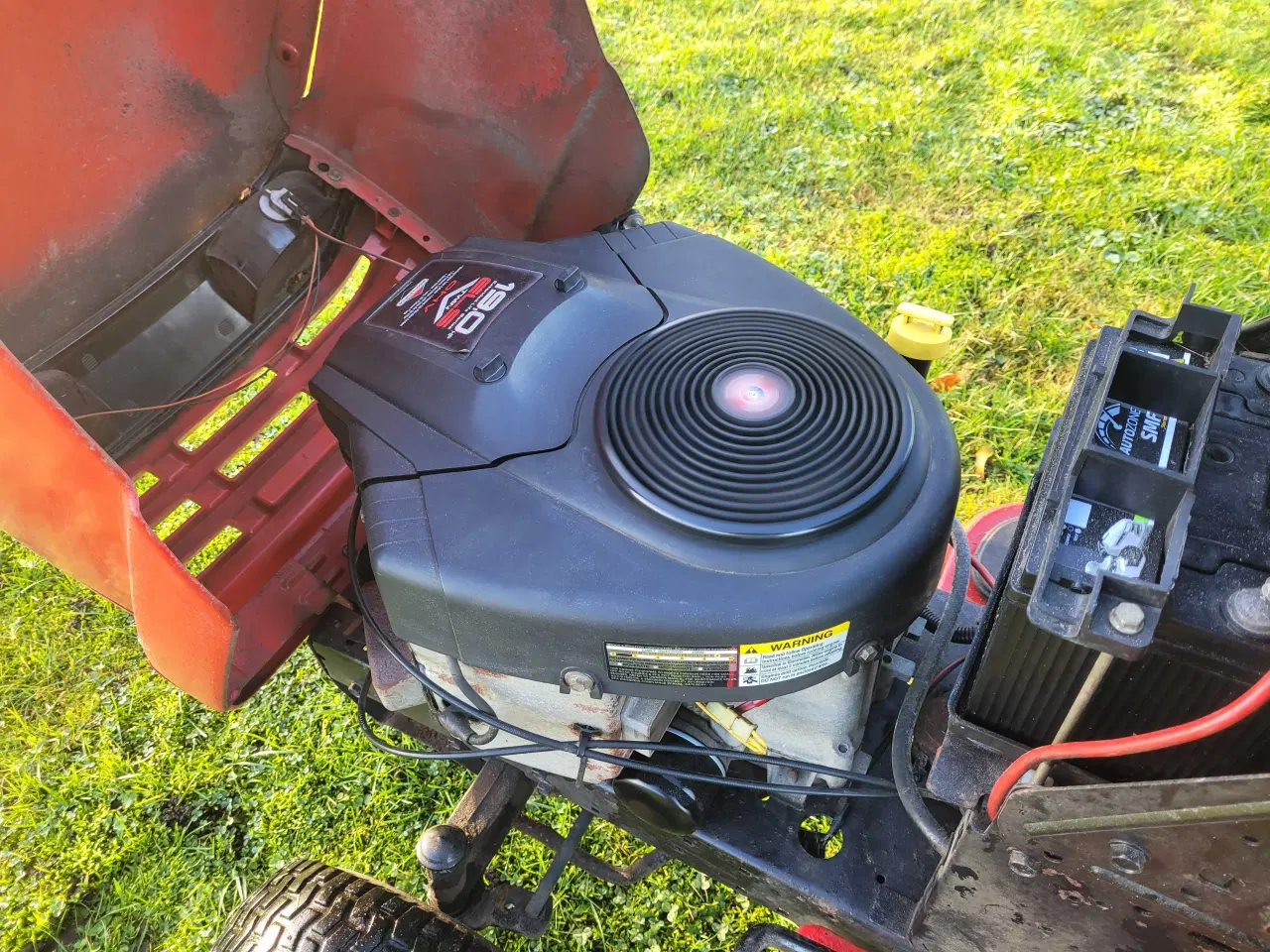 Billede 2 - 2 Cylinder V Twin, 48" klipper, Havetraktor 