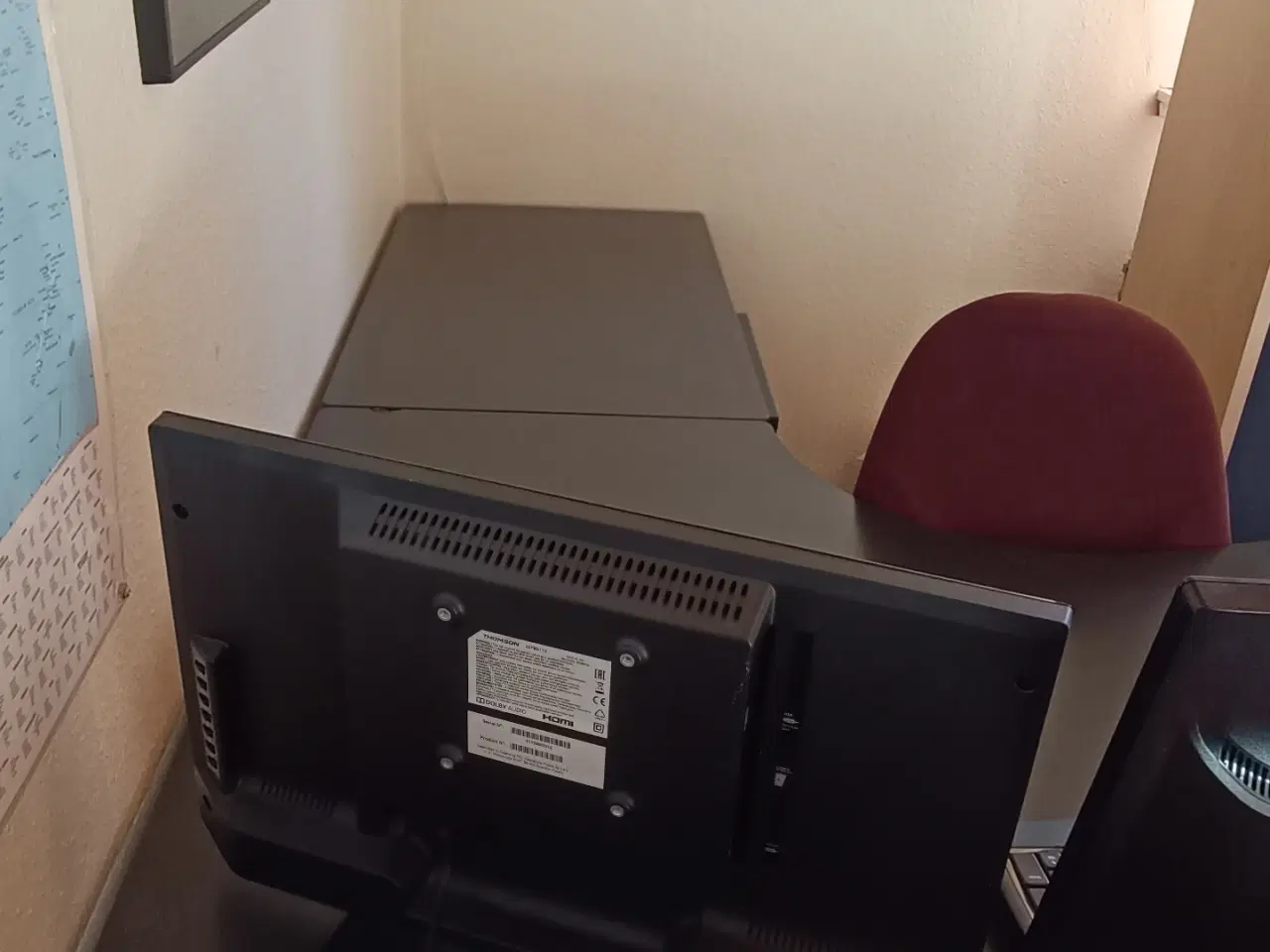 Billede 6 - Stort hjørne-skrivebord. 2 x 2 meter