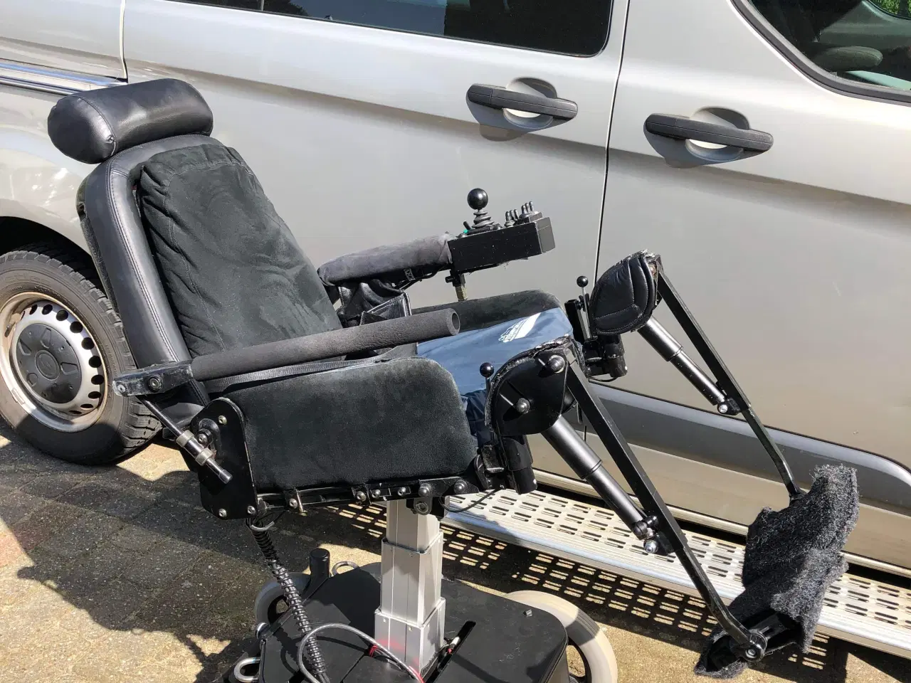 Billede 2 - El-kørestol med to oplader