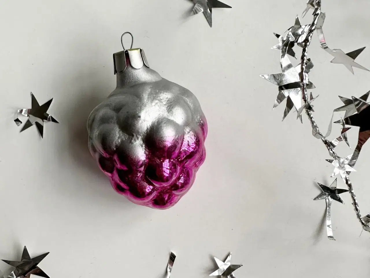 Billede 3 - Vintage julekugle, pink druer m sølvtop