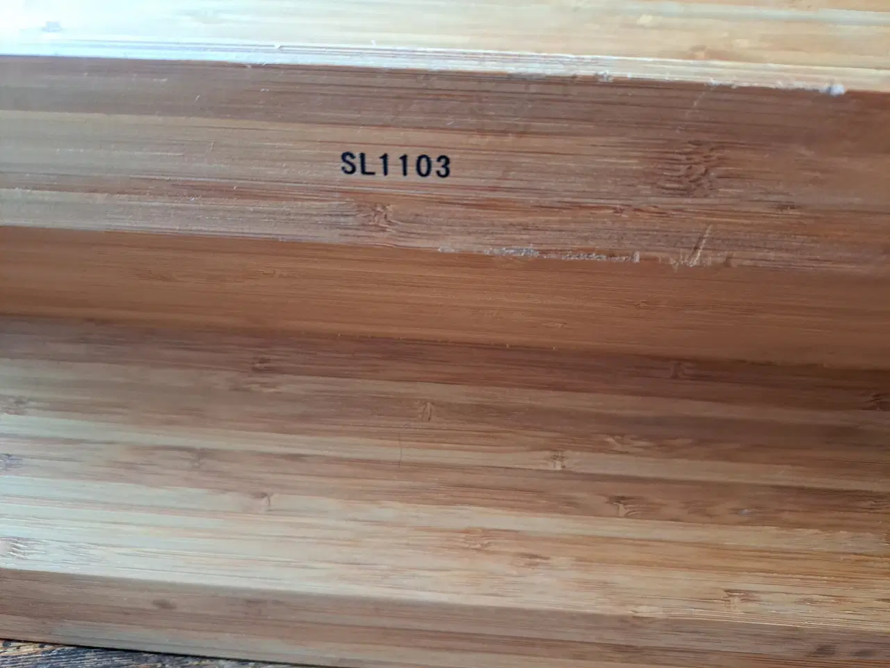 Billede 3 - Kniv holder med magnet til knivene den ef mærket t