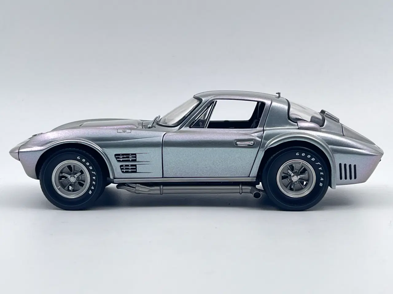 Billede 2 - 1963 Chevrolet Corvette Grand Sport EXOTO  1:18   